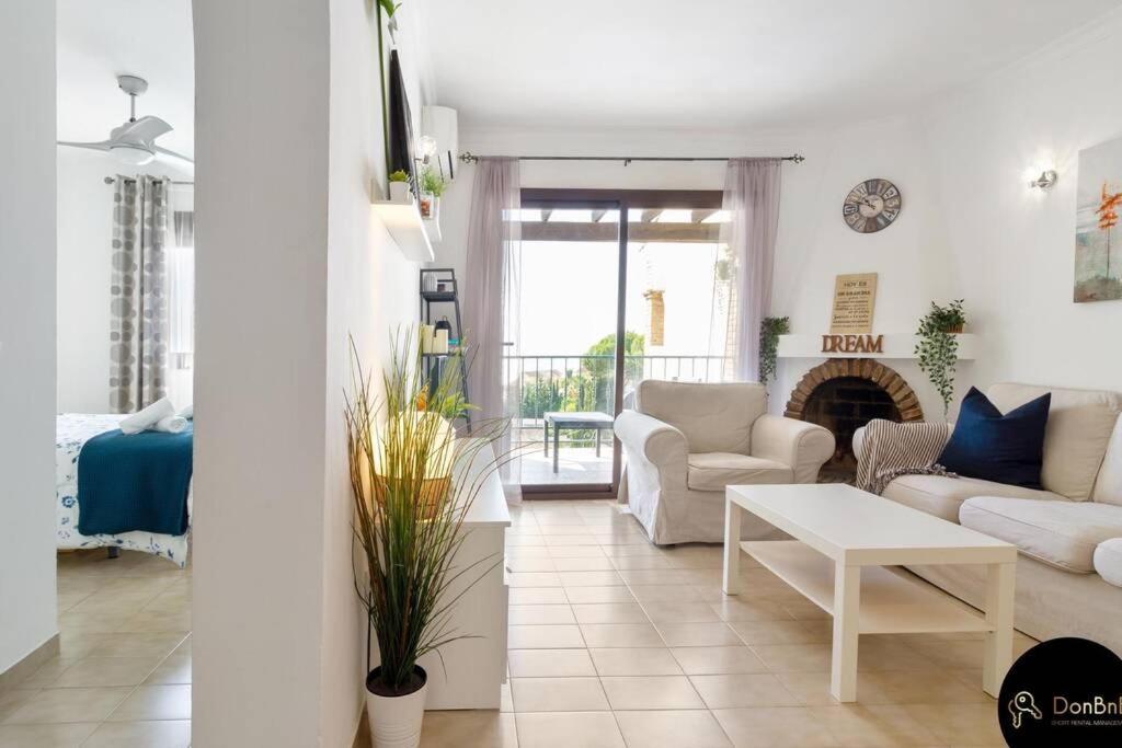 Sea View Apartment In Benalmadena La Capellania 외부 사진